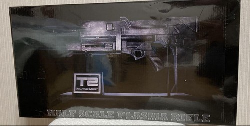 Terminator half scale plasma - scale,