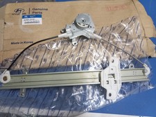 HYUNDAI PONY EXCEL FRONT RIGHT ELECTRIC WINDOW REGULATOR 82404-24101
