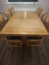 Dining room table and 6 chairs