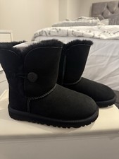 Black Bailey Button Ugg Boots