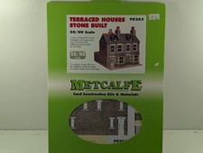 Metcalfe PO262 Terraced Houses – Card Model Kit (OO/HO Scale)