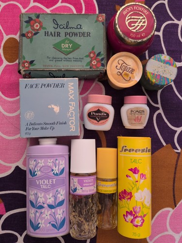 Vintage lot toiletries - lot,