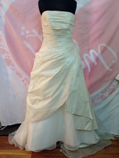Wedding dress size 12 ivory