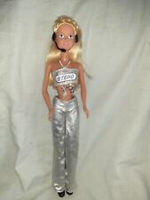 Vintage 2000 Sindy doll -