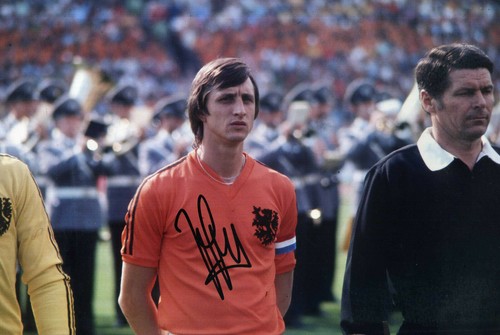 Johan cruyff signed photograph - signed,