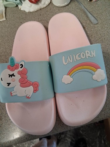 Girls size flat sandals - size,