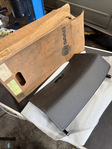 Saab 9000 glove - 9000, box