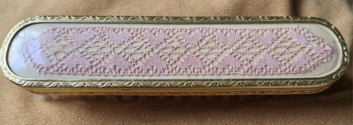 Vintage pretty clothes brush - pretty,