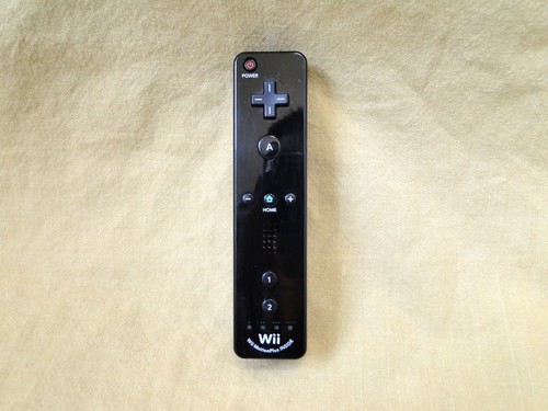Broken nintendo black wii - broken,