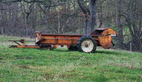 Photo 6x4 low - locker, farm