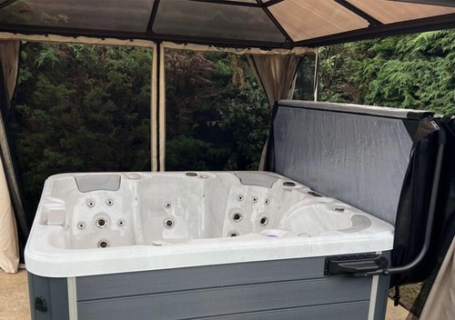 Cover lifter hot tub spa - tub,