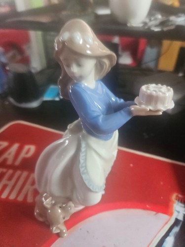 Nao lladro 1045 birthday - by,
