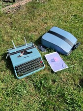 Olivetti Lettera 22 Portable