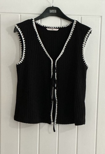 Black knitted ribbed tie - ribbed, front