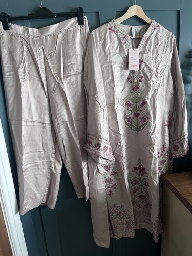 Size medium ethnic ethnc - medium,