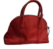 Bailey & Quinn London Red