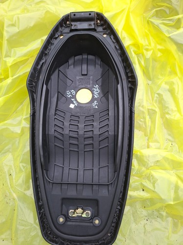Sym mask seat saddle - mask, or