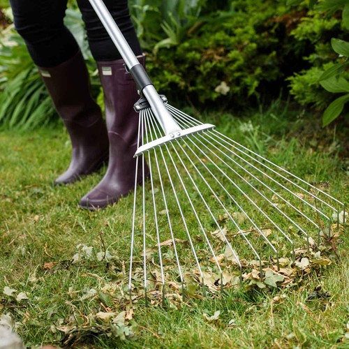 Kent stowe expanding lawn - kent,