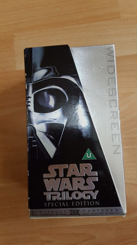Star wars trilogy vhs box - star,