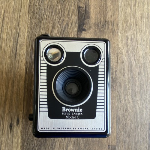 Kodak brownie six camera - six-20,