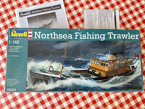 Revell 05204 142 north - 1/142, sea