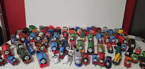 Thomas the tank engine - thomas, huge