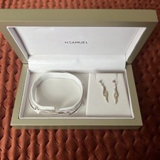 H. Samuel jewellery gift set