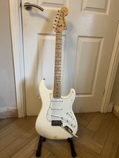 Fender Stratocaster In White With Tremolo Arm
