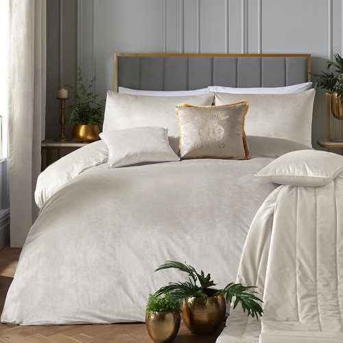 Laurence llewelyn bowen velvet - laurence, llewelyn-bowen