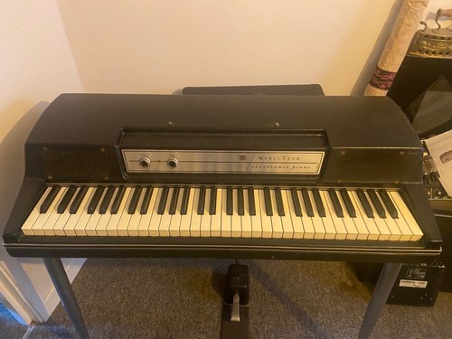 Wurlitzer 200 piano - 200, a