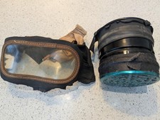 Vintage Ww2 gas Mask See Photos