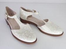 Clarks Somerset Shoes White Patent Leather T Strap Shoes Taylor Palm size UK 7.5