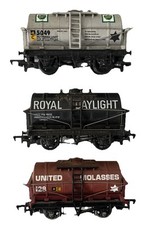 3x MAINLINE OO 37-134 37-136 37-135 MOLASSES 128 BP DAYLIGHT TANK WAGONS