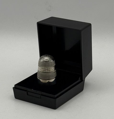 Hallmarked sterling silver - hallmarked,