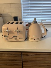 De'Longhi Kettle And Toaster