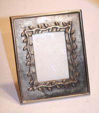 Solid metal frame  4 x3 inch aperture  - Nice!