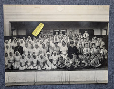 OLD PHOTO WOMEN NURSE UNIFORM