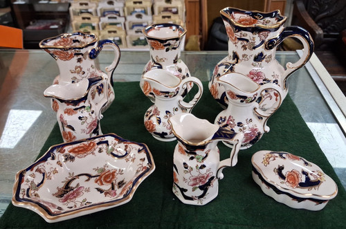 Assorted pieces masons - 9,