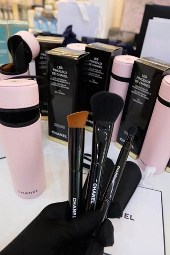 Chanel makeup brush set with - brush,