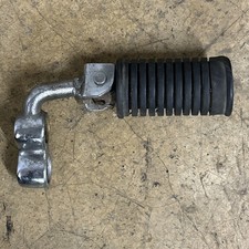 Suzuki Gsx1100et Footrest Rh