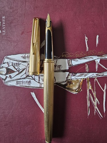 Waterman fountain pen gold - c/f,