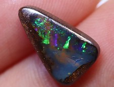 2.32 carats Boulder Opal Cut