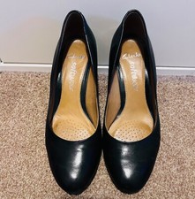 Stylish Clarks Black Court Shoes UK 5.5 with Softwear inner sole