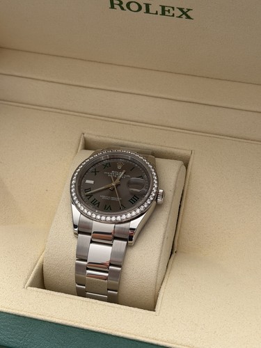 Unworn full set - unworn,
