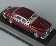 Minichamps Jaguar Mk II Saloon - Classic Diecast Collectible.