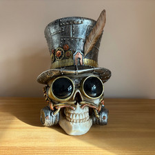 Steampunk Skull Ornament Top