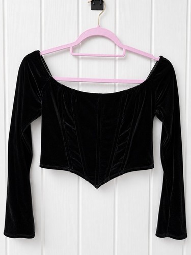 Prettylittlething black velvet - black,