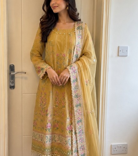 Asian pakistani indian - asian,