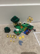 Lego Minecraft 21165 The Bee Farm 