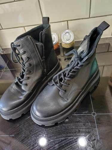Women black lace combat - up,